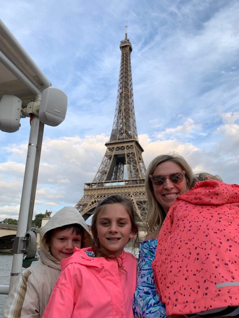 Enjoy the Seine River from a family boat tour